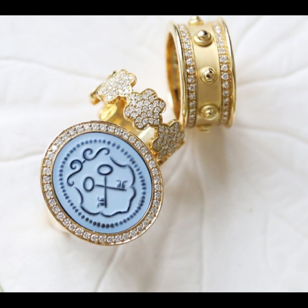 Oval diamond Bespoke ring